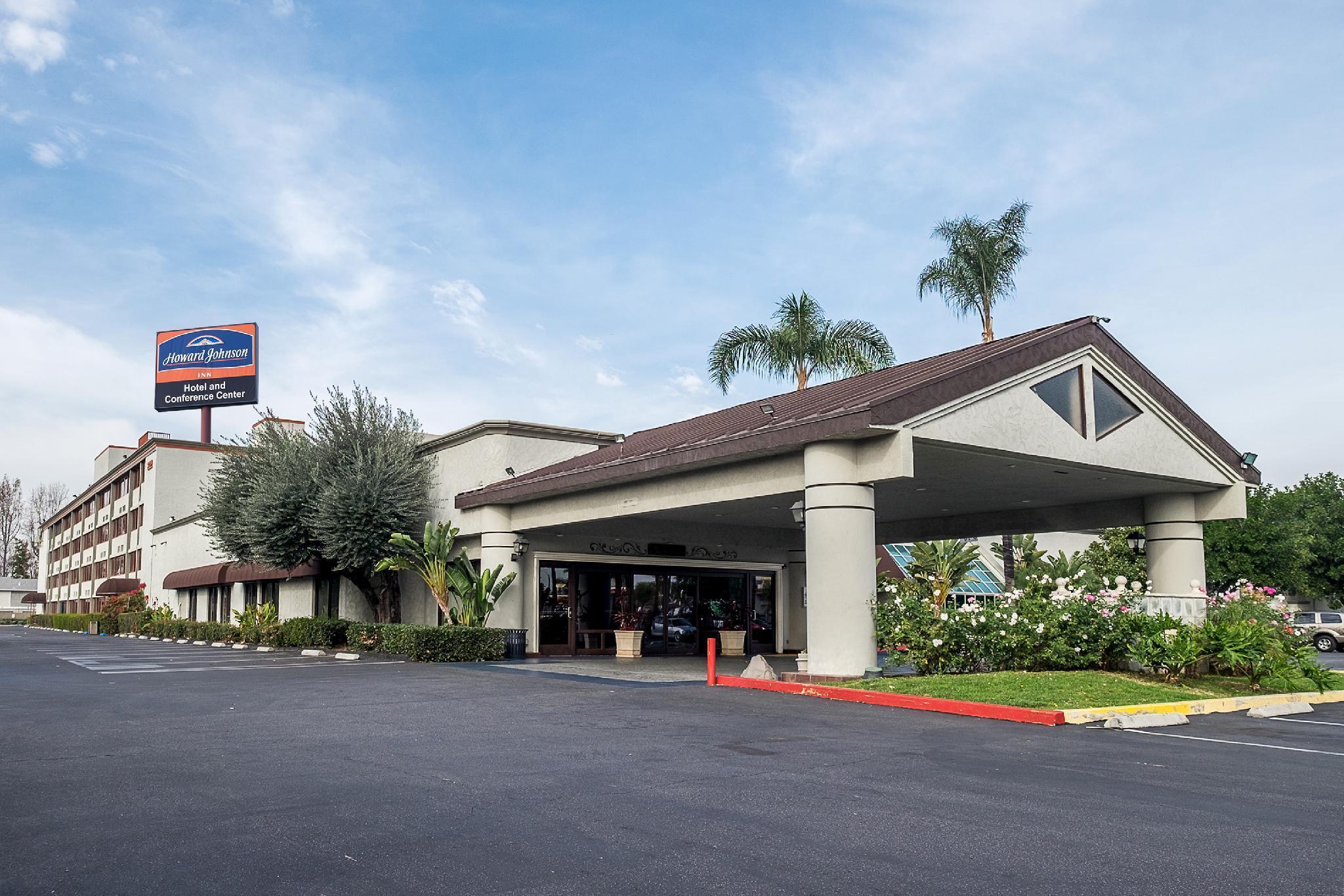 Howard Johnson By Wyndham Fullerton/Anaheim Conference Cntr Buitenkant foto