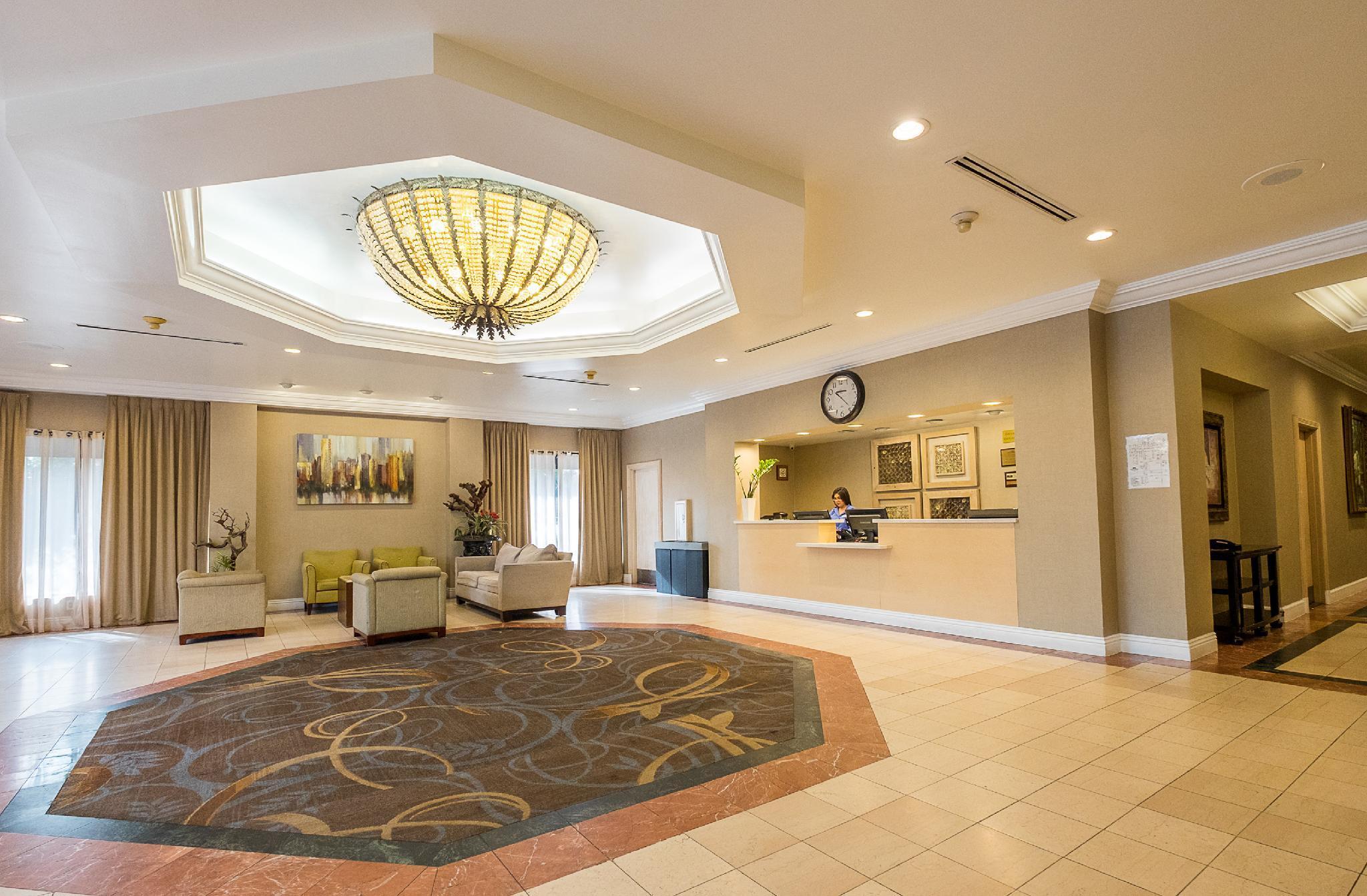 Howard Johnson By Wyndham Fullerton/Anaheim Conference Cntr Buitenkant foto