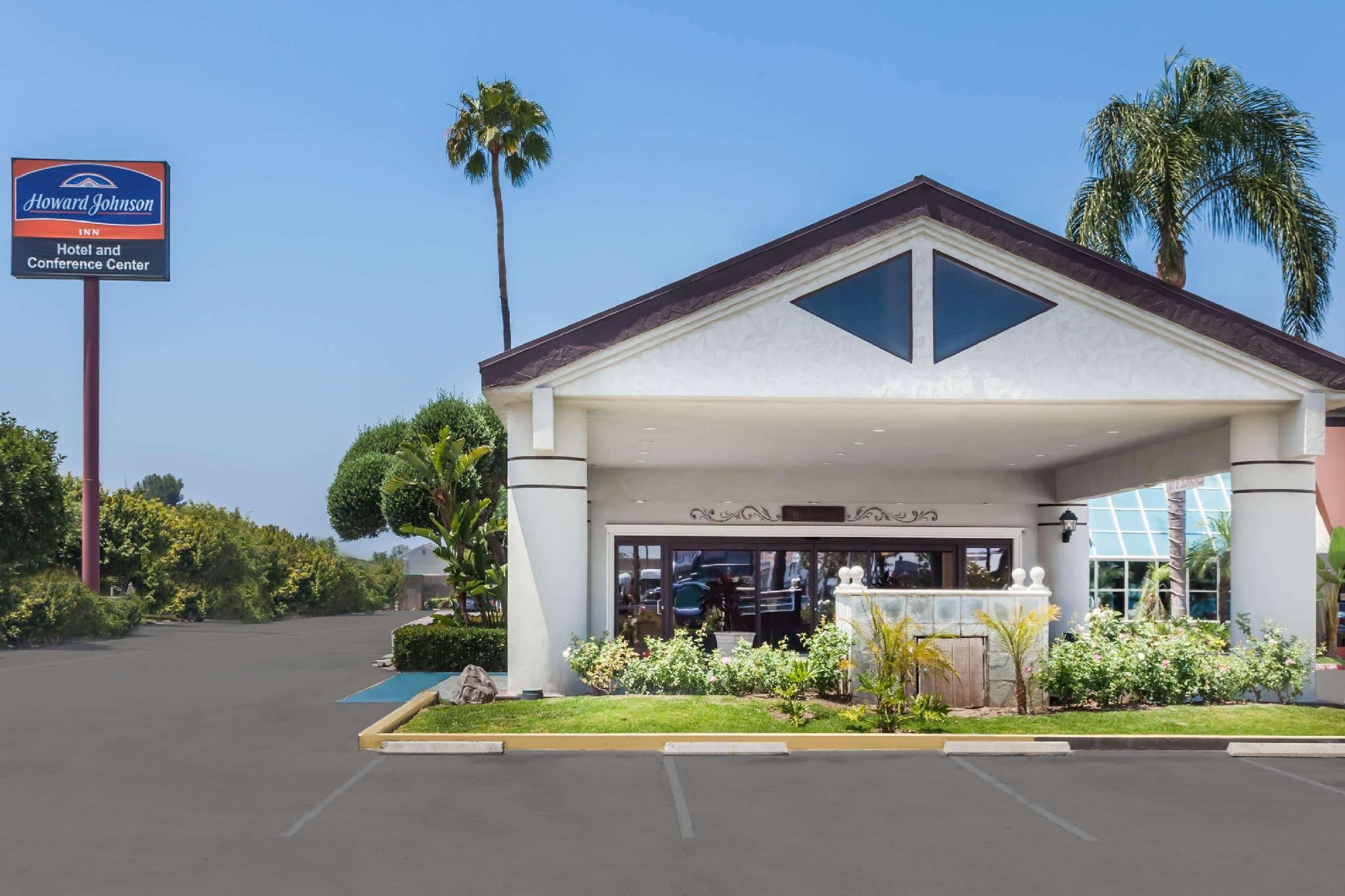 Howard Johnson By Wyndham Fullerton/Anaheim Conference Cntr Buitenkant foto