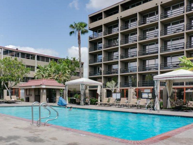 Howard Johnson By Wyndham Fullerton/Anaheim Conference Cntr Buitenkant foto