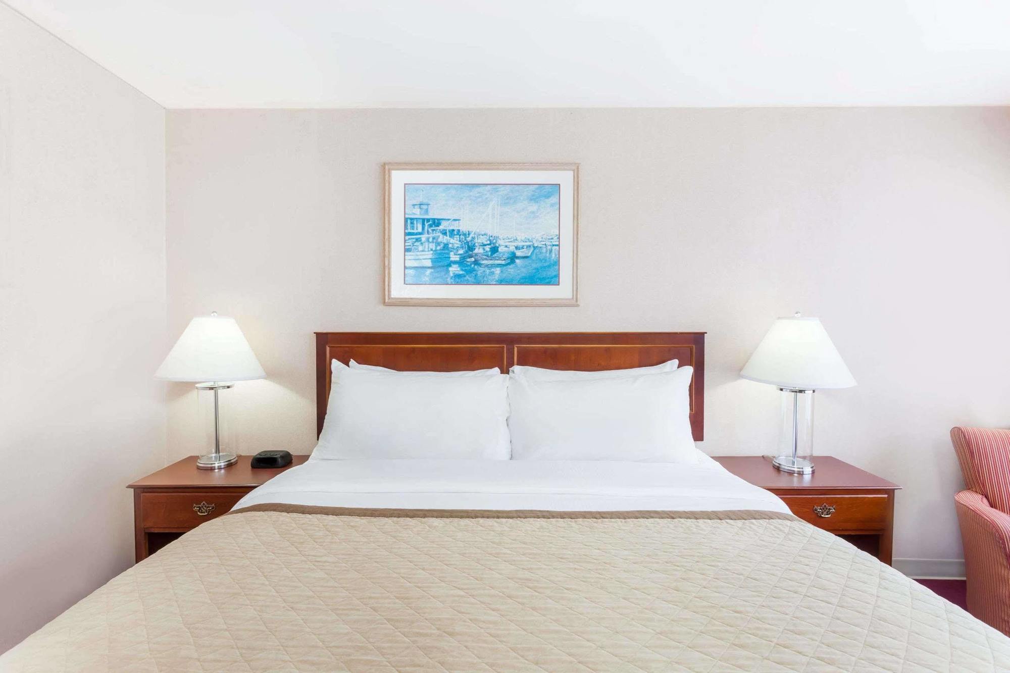 Howard Johnson By Wyndham Fullerton/Anaheim Conference Cntr Buitenkant foto